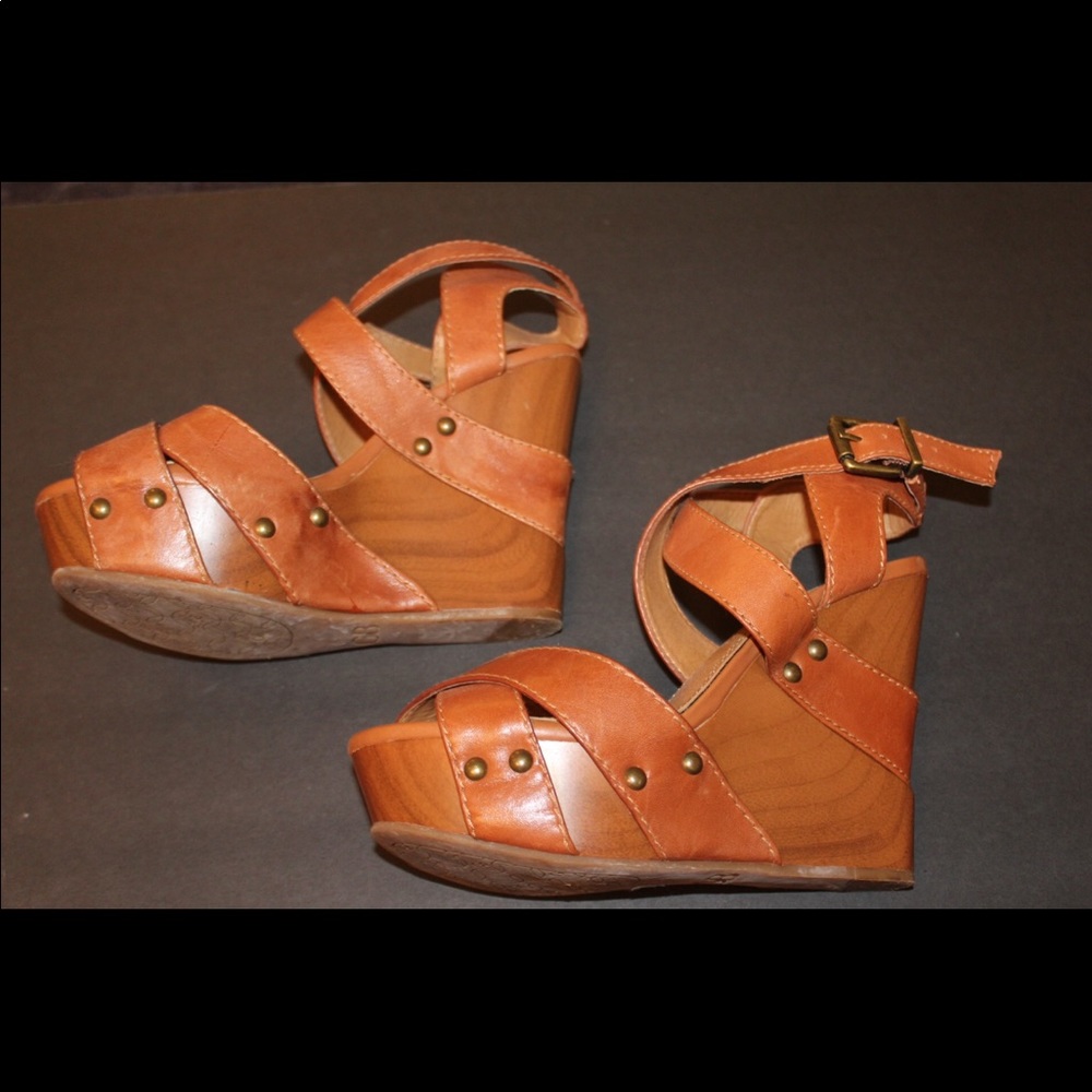 Tan wedges